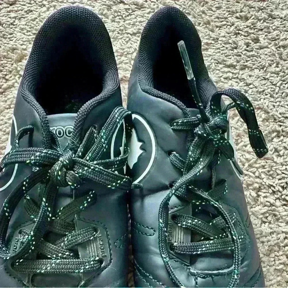 Puma ProCat Cleat Kid's Size 3- Black/White - Picture 7 of 10